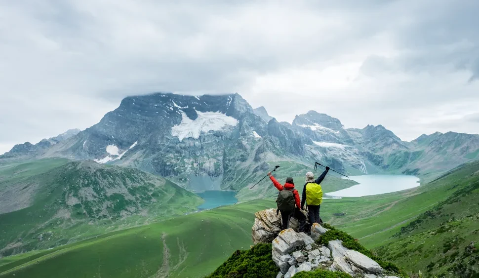 kashmir great lake trek best time