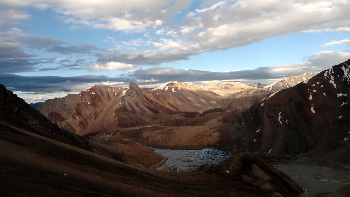Himalayan landscape surrounding Yunam Peak