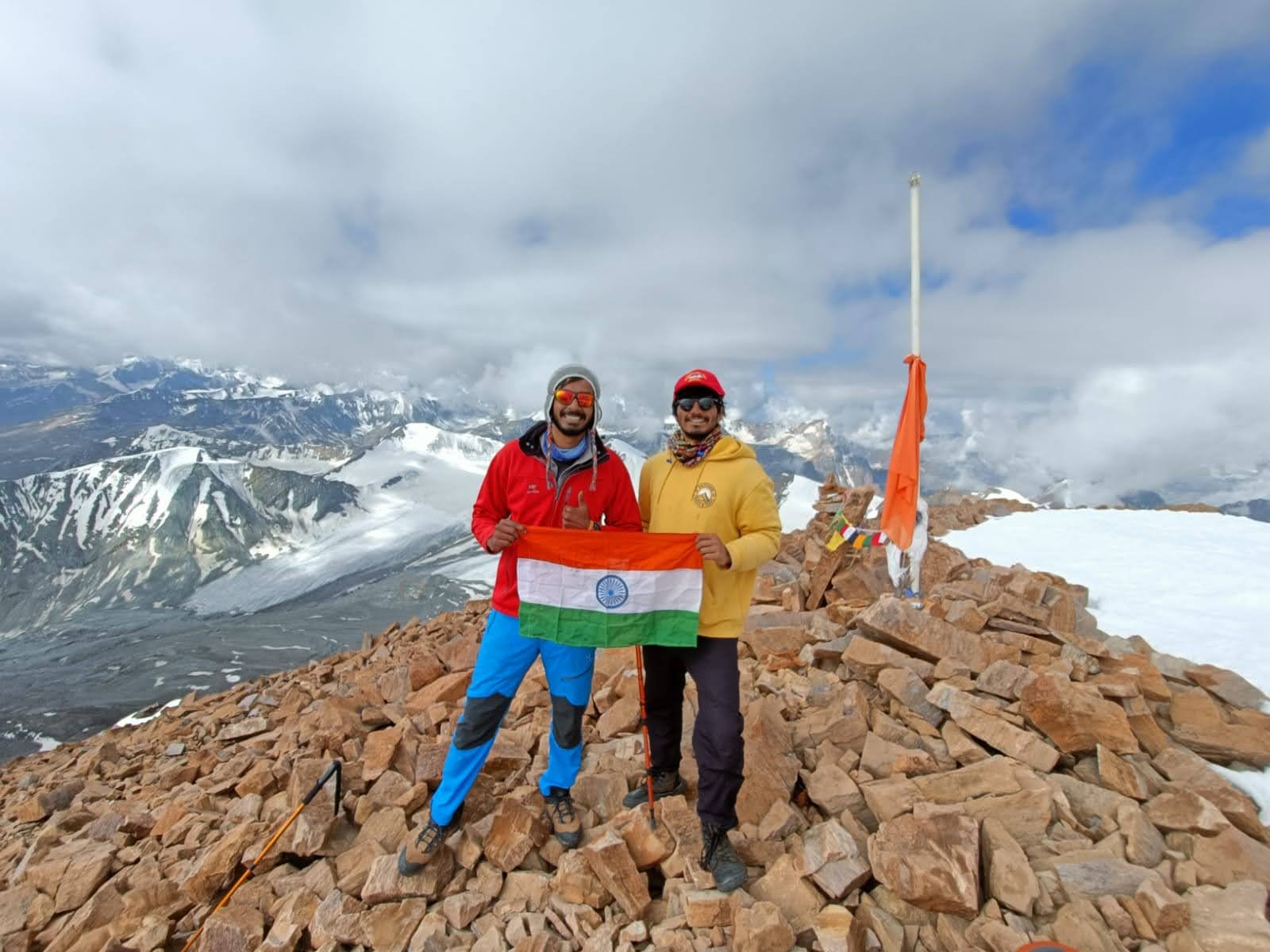Super Trekkers team on Yunam Peak Expedition